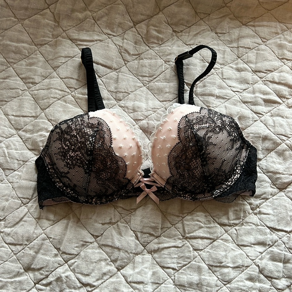 New Victoria’s Secret pink black lace bra